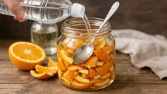 Varför låta apelsinskal dra i ättika – ett hushållsknep med stor nytta